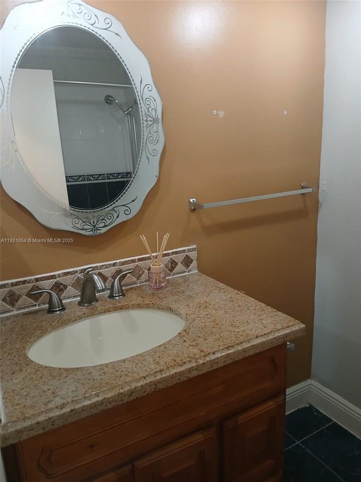 Margate #5550H - Photo 4 of 32