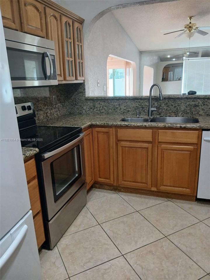 Margate #5550H - Photo 5 of 32