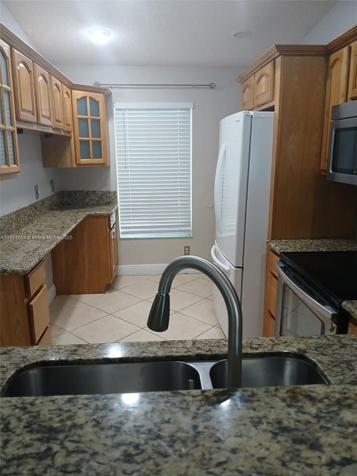 Margate #5550H - Photo 6 of 32