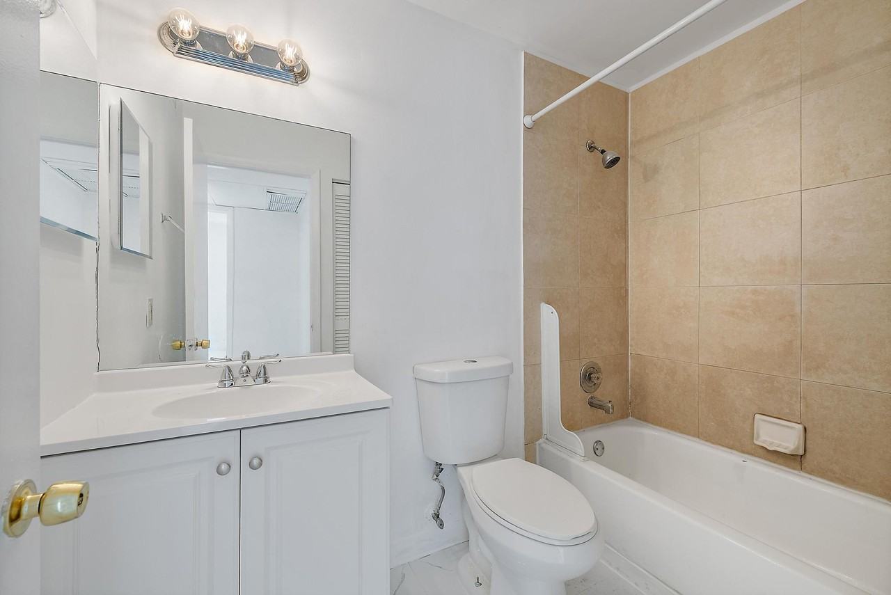 1854 Abbey Road #1854-202 - Photo 4 of 8