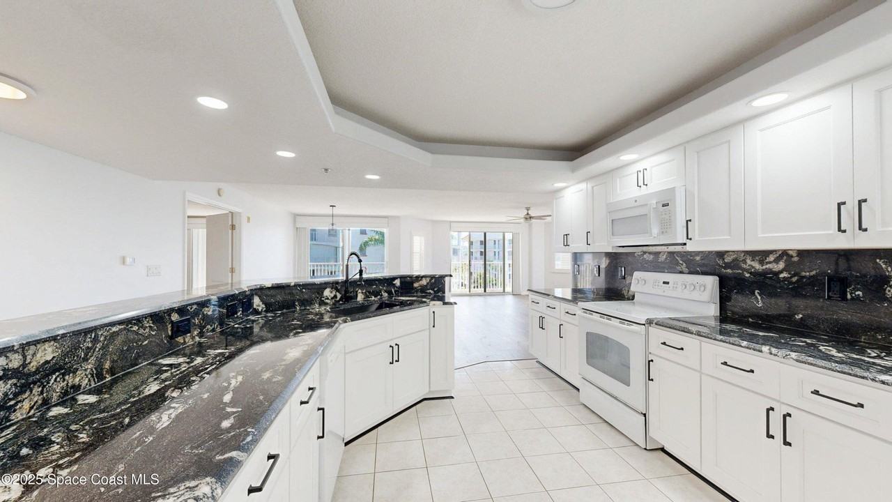 8935 Puerto Del Rio Dr