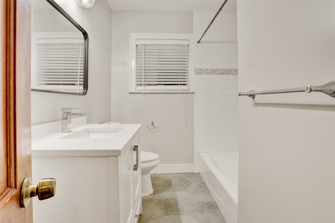 806 Sue Street #806 - Photo 7 of 11