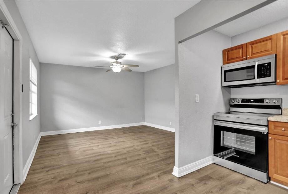 240 Southeast 9th Avenue #240-2 - Photo 5 of 17