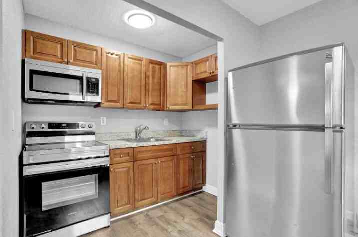 240 Southeast 9th Avenue #240-2 - Photo 7 of 17