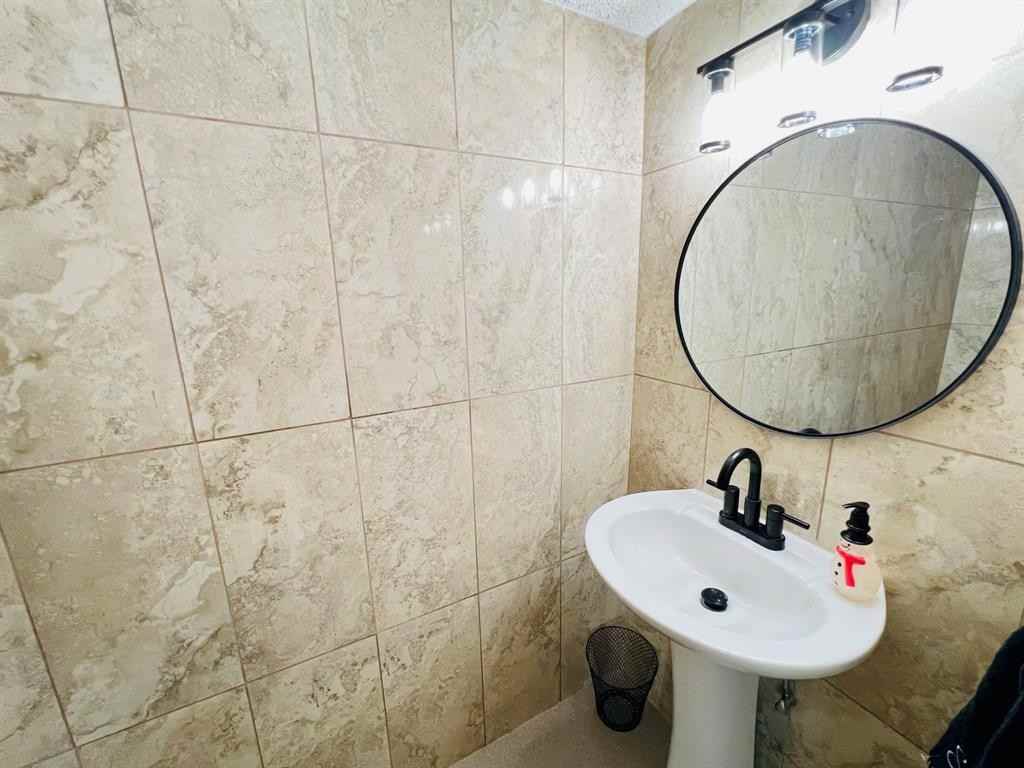 1121-1123 North Andrews Avenue #1121 - Photo 4 of 22