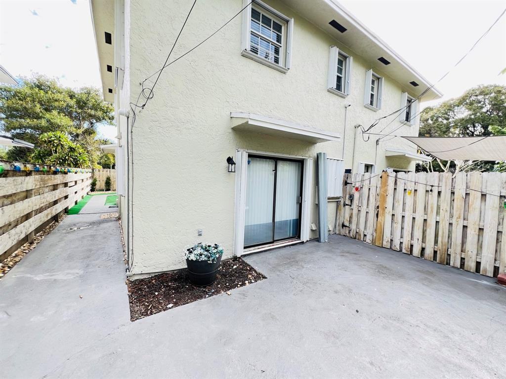 1121-1123 North Andrews Avenue #1121 - Photo 7 of 22