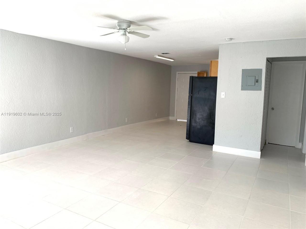 860 Nw 6th Ave #860B - Photo 5 of 11