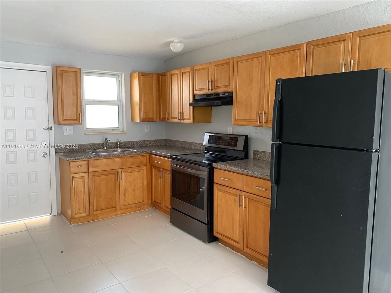 860 Nw 6th Ave #860B - Photo 7 of 11