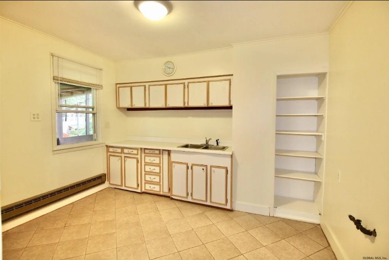 530 3rd St #2 - Photo 5 of 15