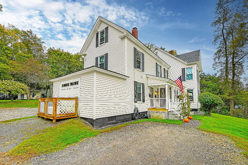 672 Lisbon St - Photo 2 of 22