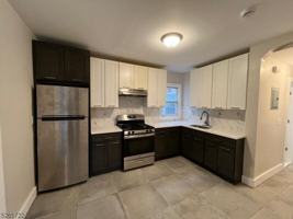 featured image of 44 Clifford Street #2