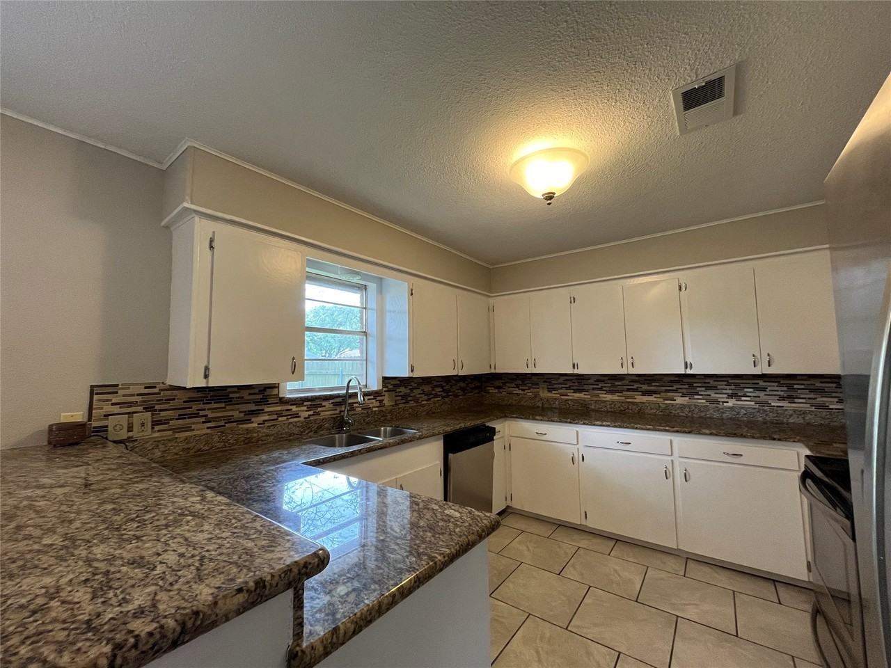 3924 Wickersham St #3924 - Photo 6 of 20