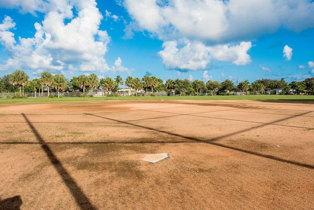 1713 Ne 3rd Ave #1713 - Photo 2 of 22