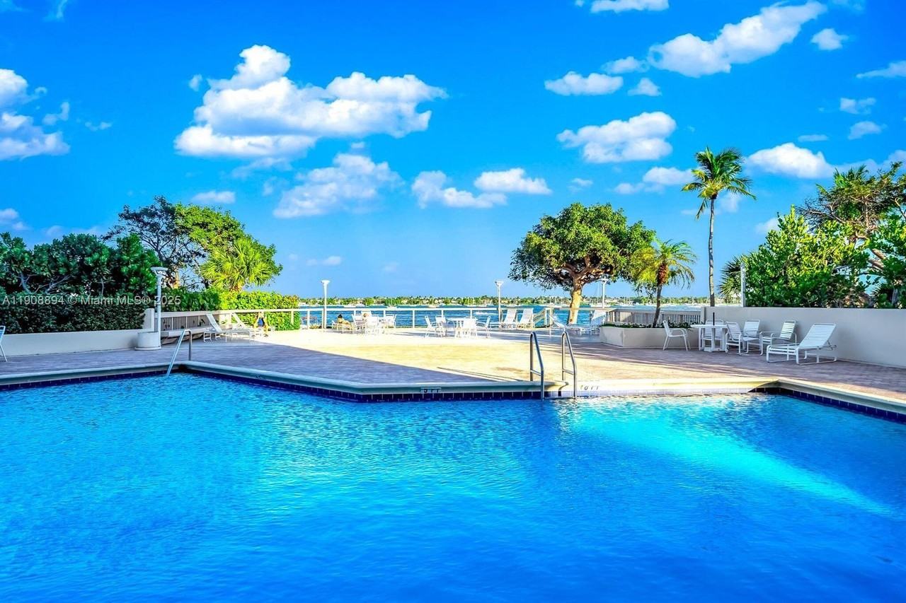 E Palm Ln #5600-2504 - Photo 4 of 19