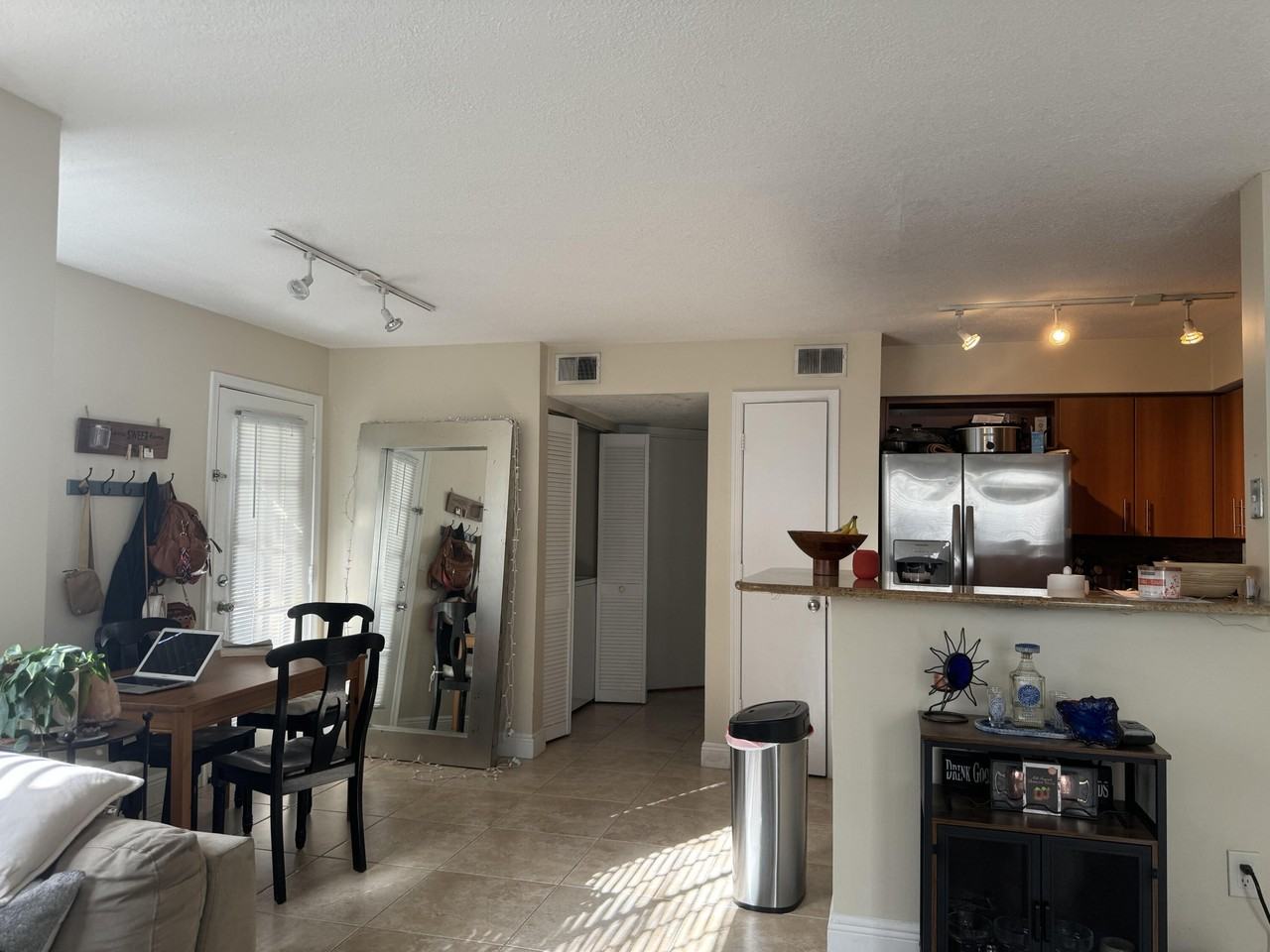 1020 Crystal Way #1020A - Photo 2 of 7