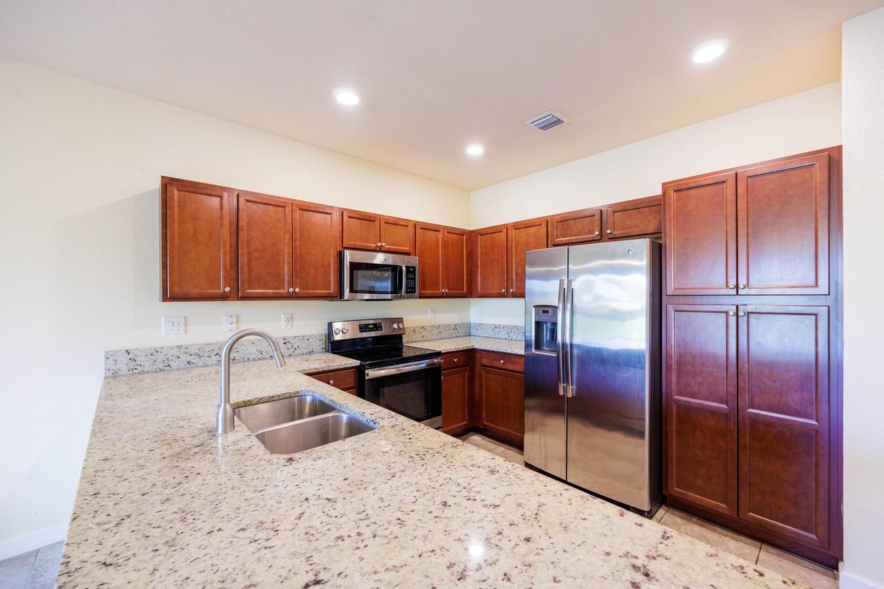 5636 Nw 58th Ln #5636 - Photo 2 of 48