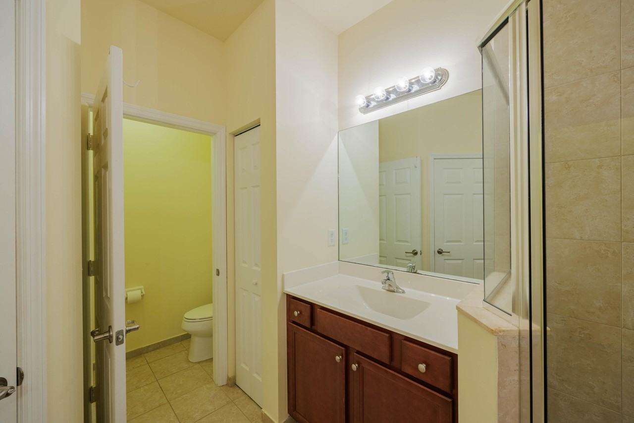 5636 Nw 58th Ln #5636 - Photo 5 of 48