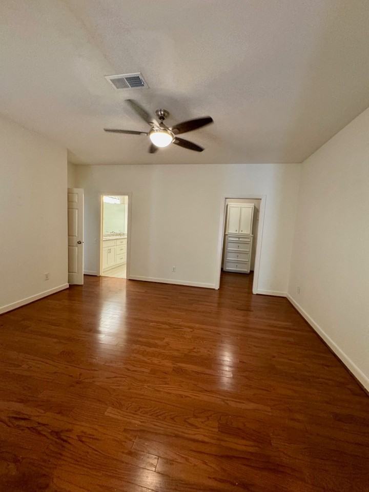 11862 Taylorcrest Rd #11862 - Photo 3 of 22