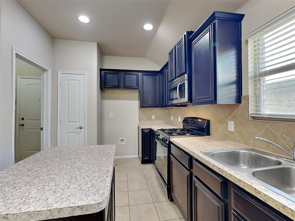 1114 Bexar Ave #1114 - Photo 7 of 16