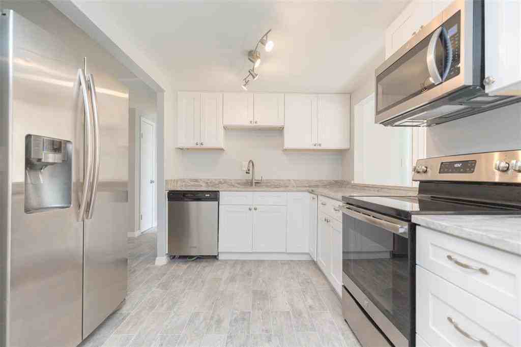 12814 Kings Manor Ave #12814 - Photo 3 of 25