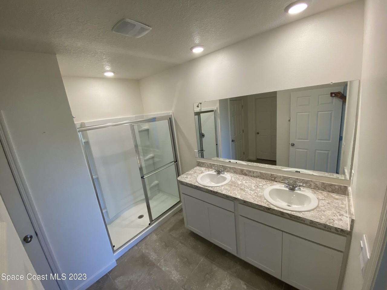 510 Old Country Rd Se #510 - Photo 3 of 25