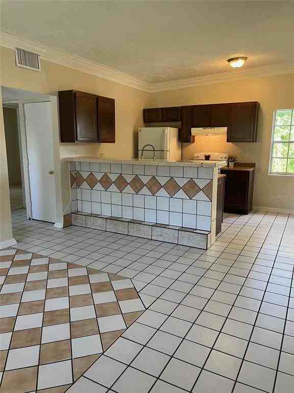 127 Country Club Dr #127 - Photo 7 of 10