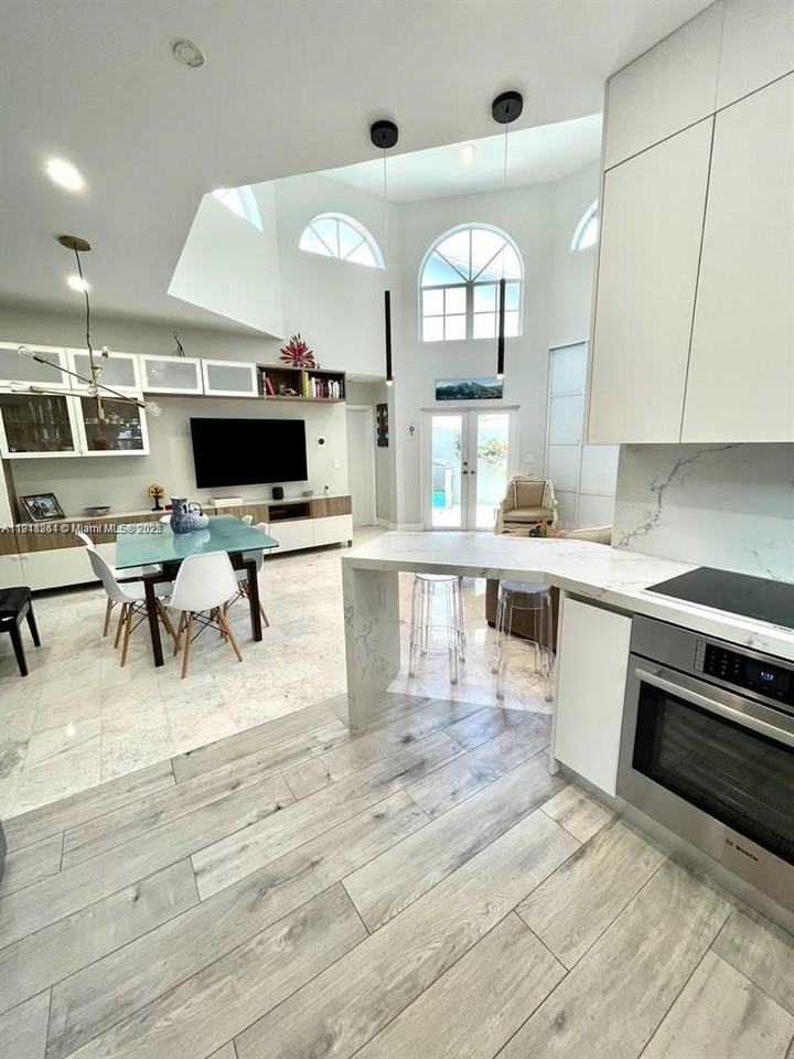 3070 Allamanda St #3070J - Photo 5 of 38