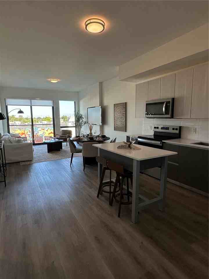 Central Oakland Park #3801-522 - Photo 2 of 6