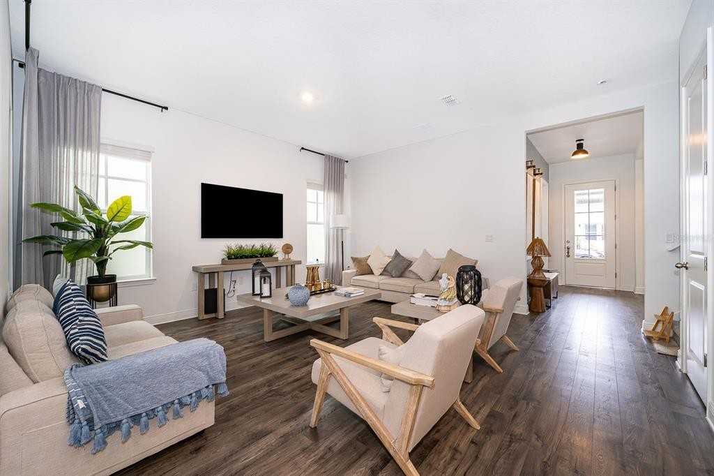 9750 Neruda St #9750 - Photo 6 of 26