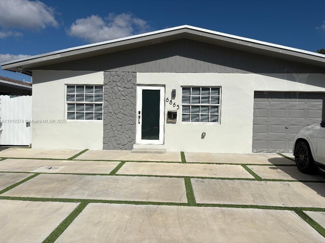 6865 Southwest 42nd Street #6865 - Photo 5 of 26