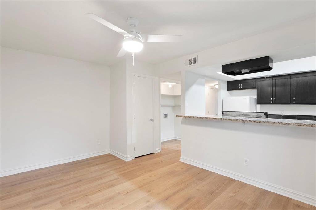 4930 Windward Psge #4930 - Photo 4 of 22