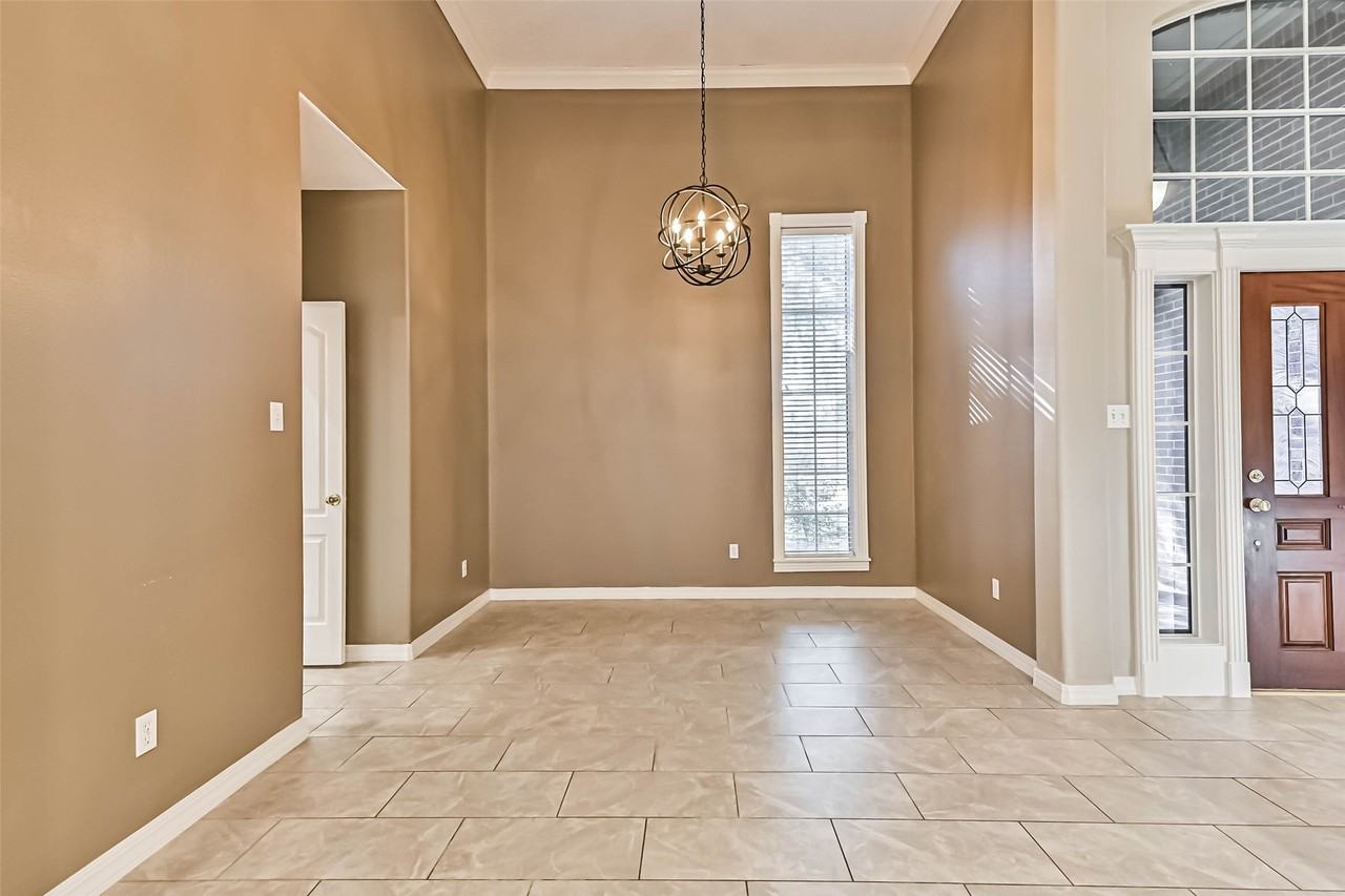 2334 Pin Hook Ct #2334 - Photo 2 of 42