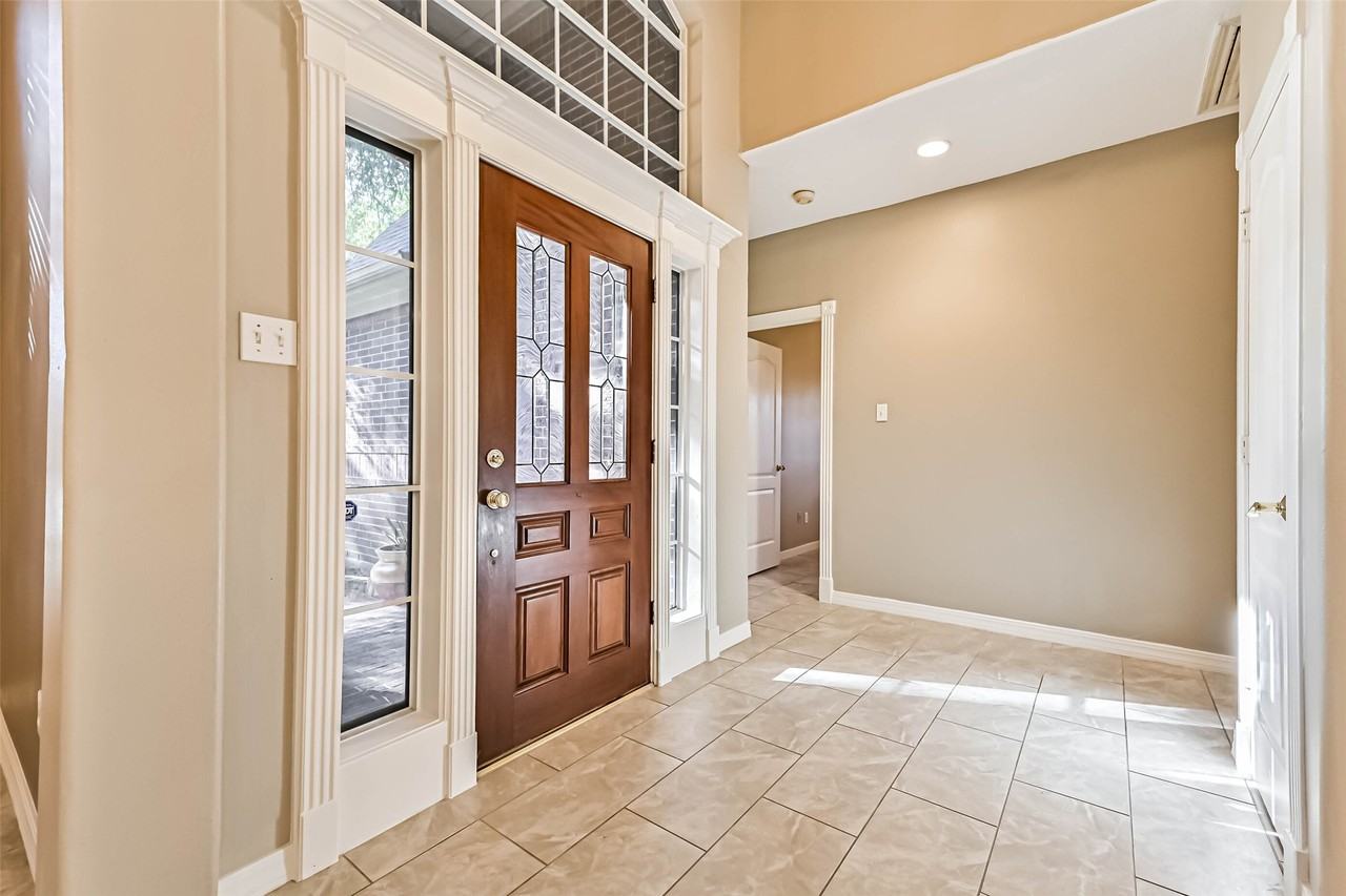 2334 Pin Hook Ct #2334 - Photo 4 of 42