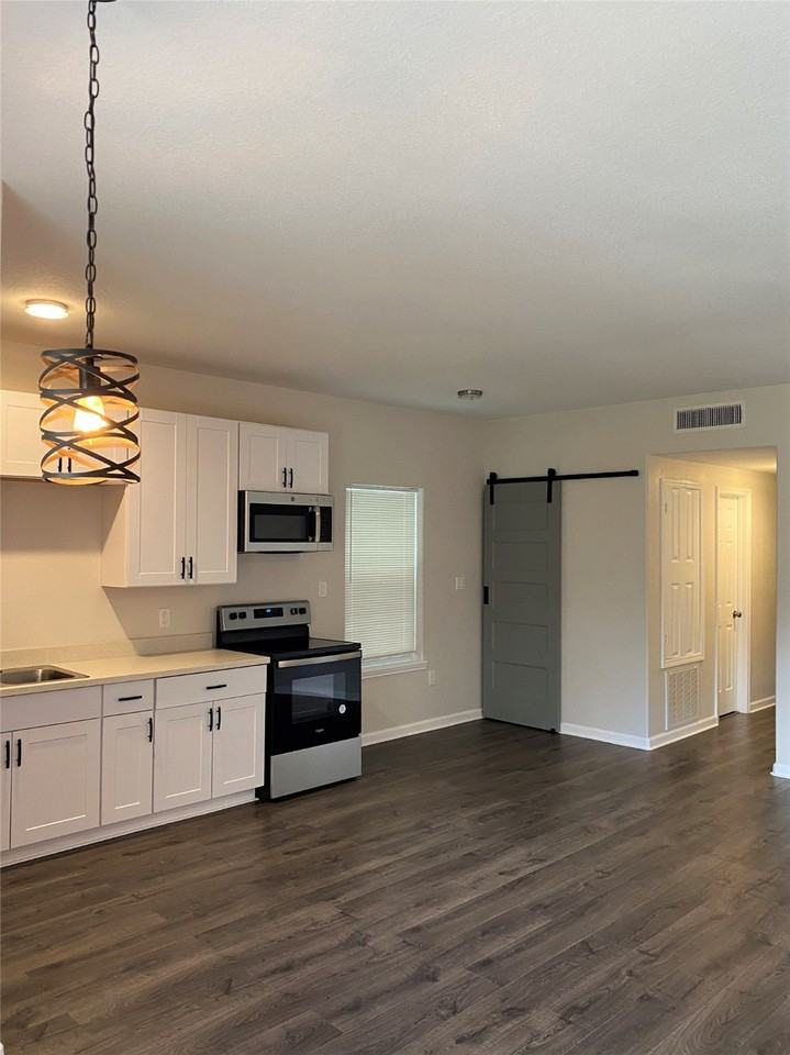 7910 Avenue B #7910B - Photo 5 of 7