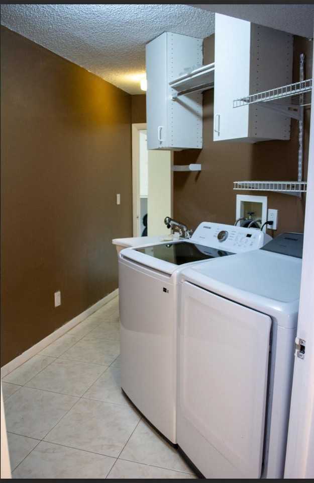 992 Northwest 93rd Avenue