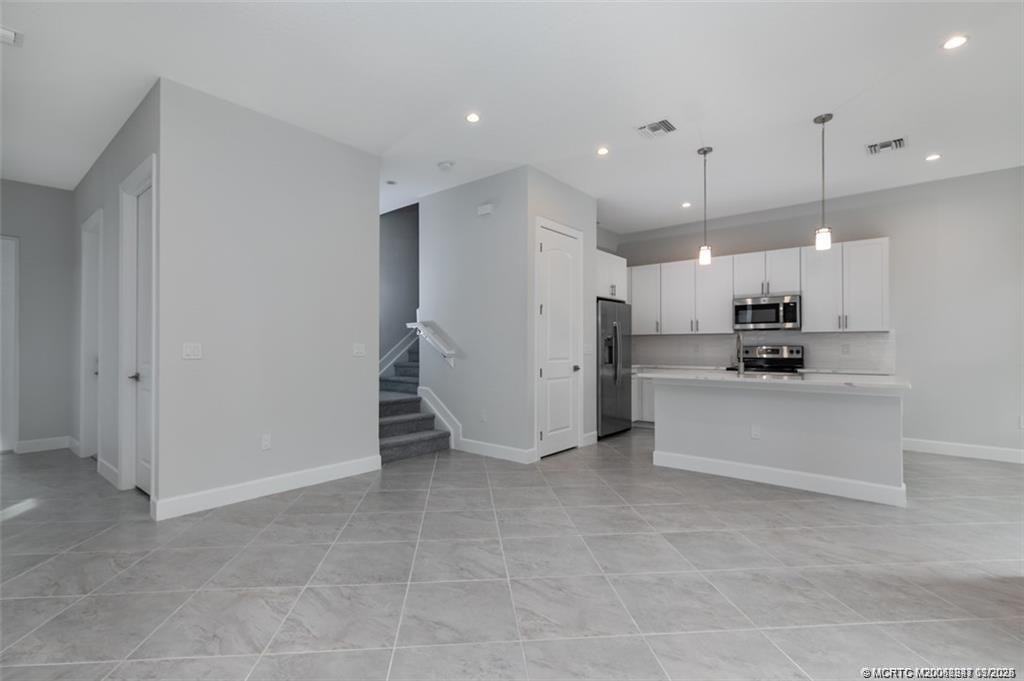 3673 Sw Magnolia Ridge Ln #3673 - Photo 2 of 16