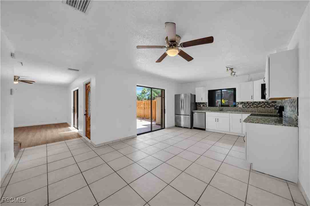 1444 Park Shore Cir #1444-4 - Photo 2 of 18