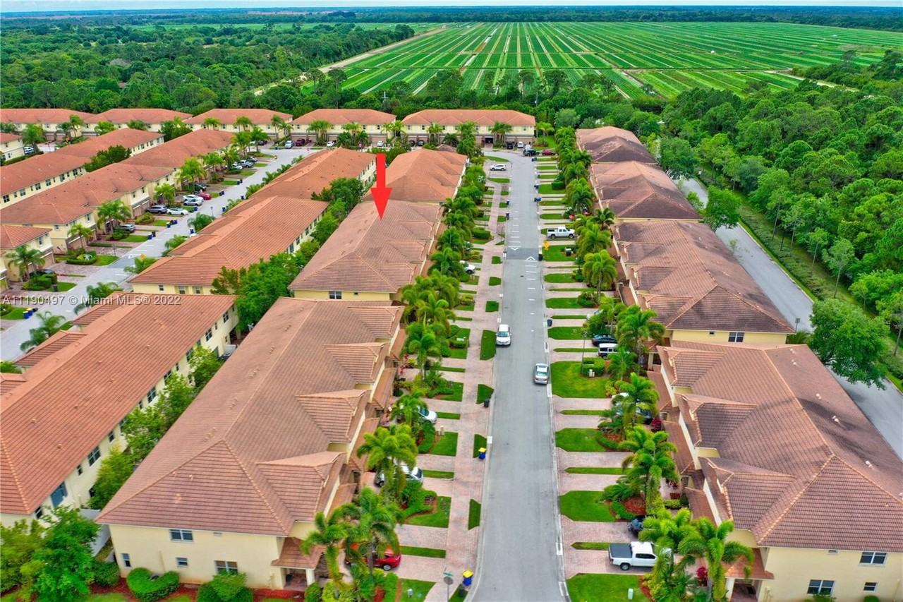 9469 Sw Purple Martin Way #9469 - Photo 3 of 21