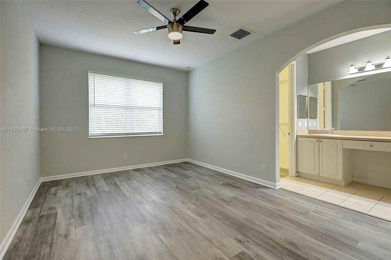 9469 Sw Purple Martin Way #9469 - Photo 5 of 21