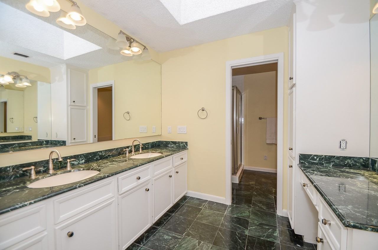 130 Sugarberry Cir #130 - Photo 4 of 32