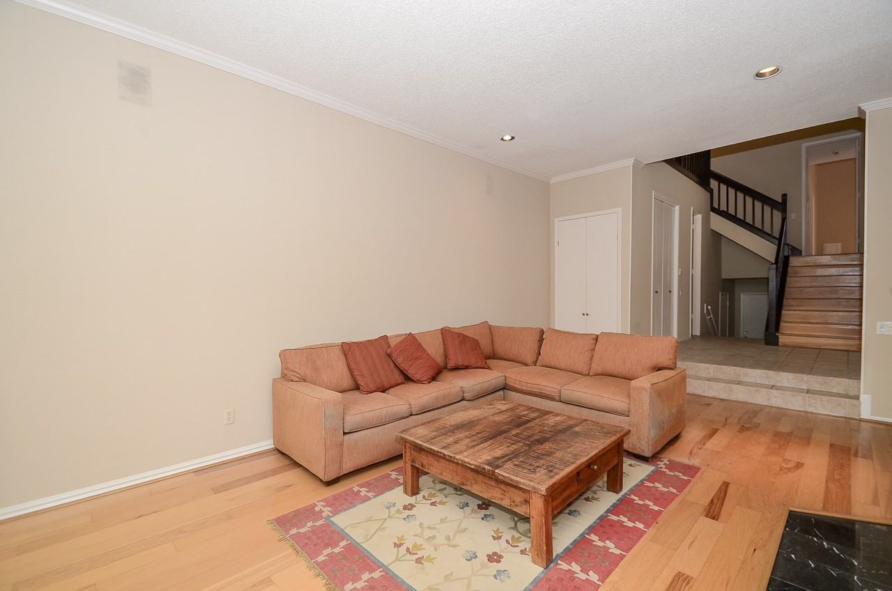 130 Sugarberry Cir #130 - Photo 6 of 32