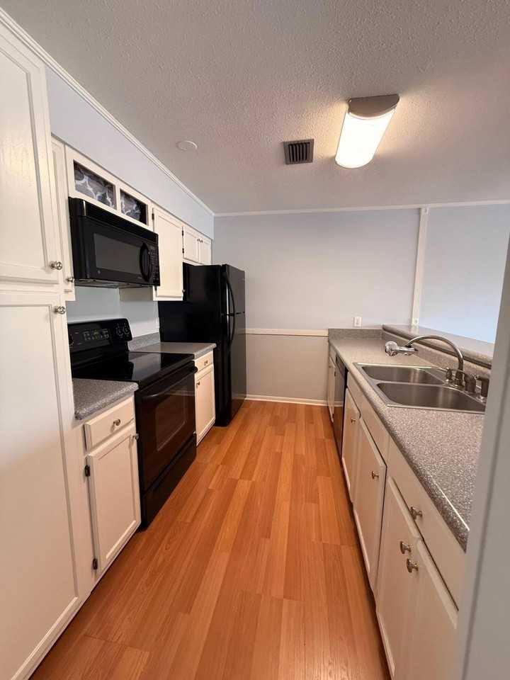 300 Yacht Club Dr #300-8 - Photo 6 of 12