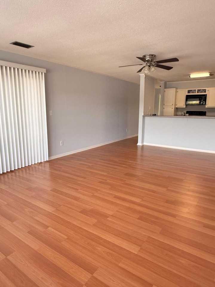 300 Yacht Club Dr #300-8 - Photo 7 of 12