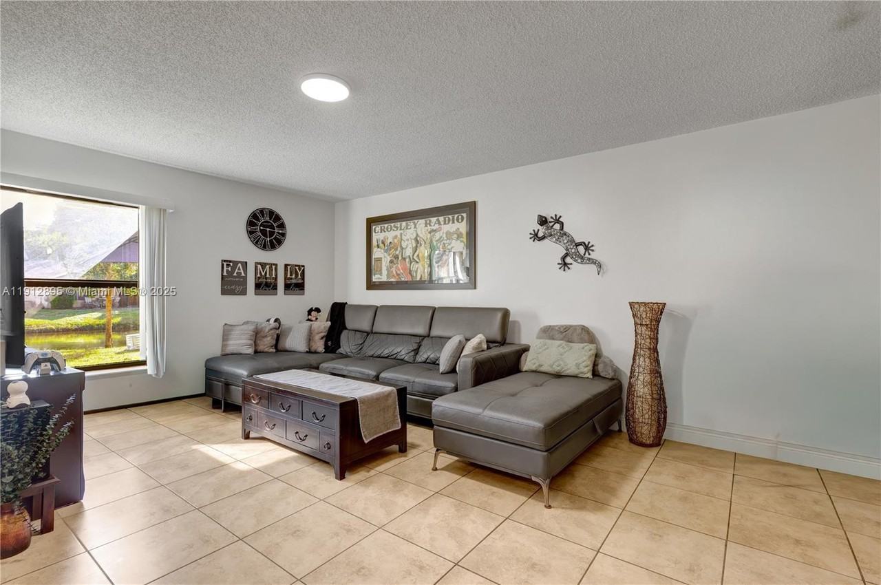 4755 Nw 30th St #4755 - Photo 2 of 24