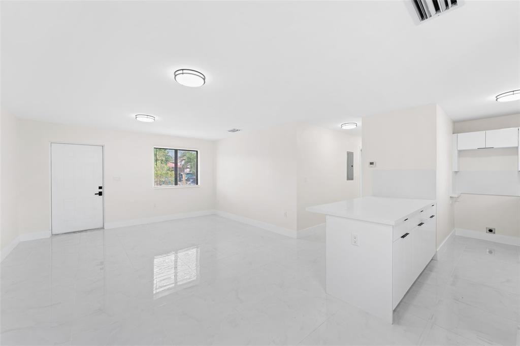 1999 Nw 46th St #1999 - Photo 3 of 22