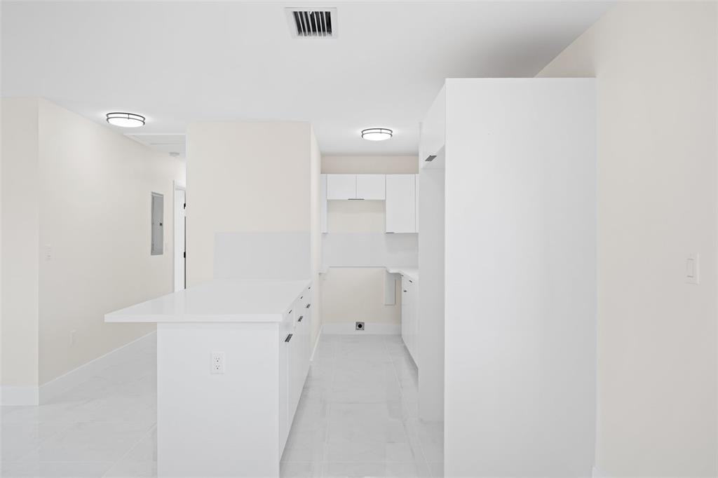 1999 Nw 46th St #1999 - Photo 4 of 22