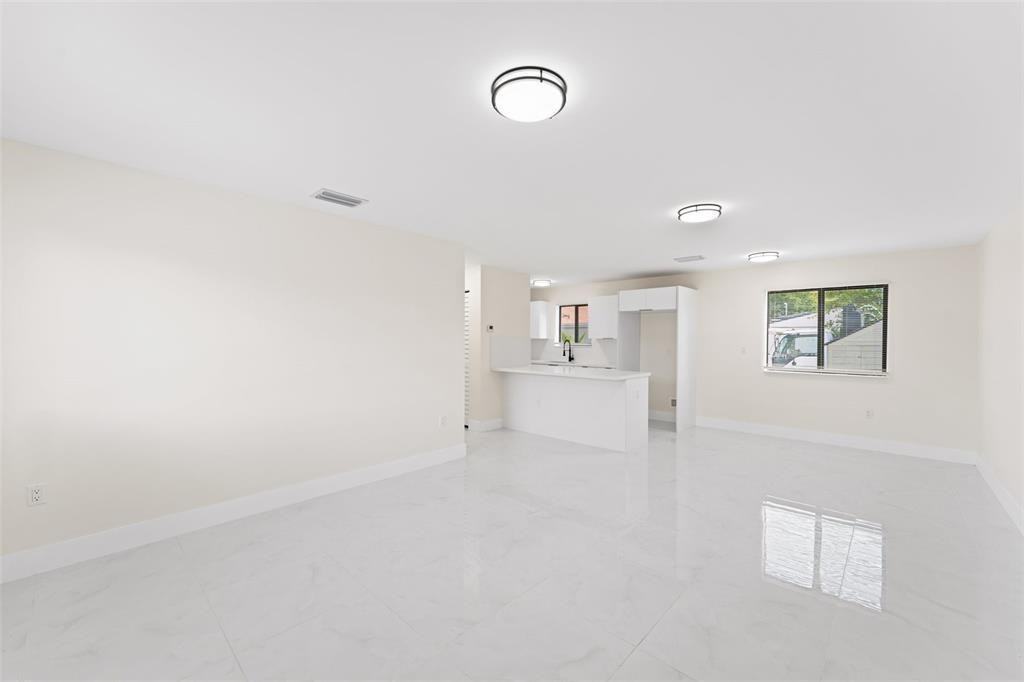 1999 Nw 46th St #1999 - Photo 5 of 22