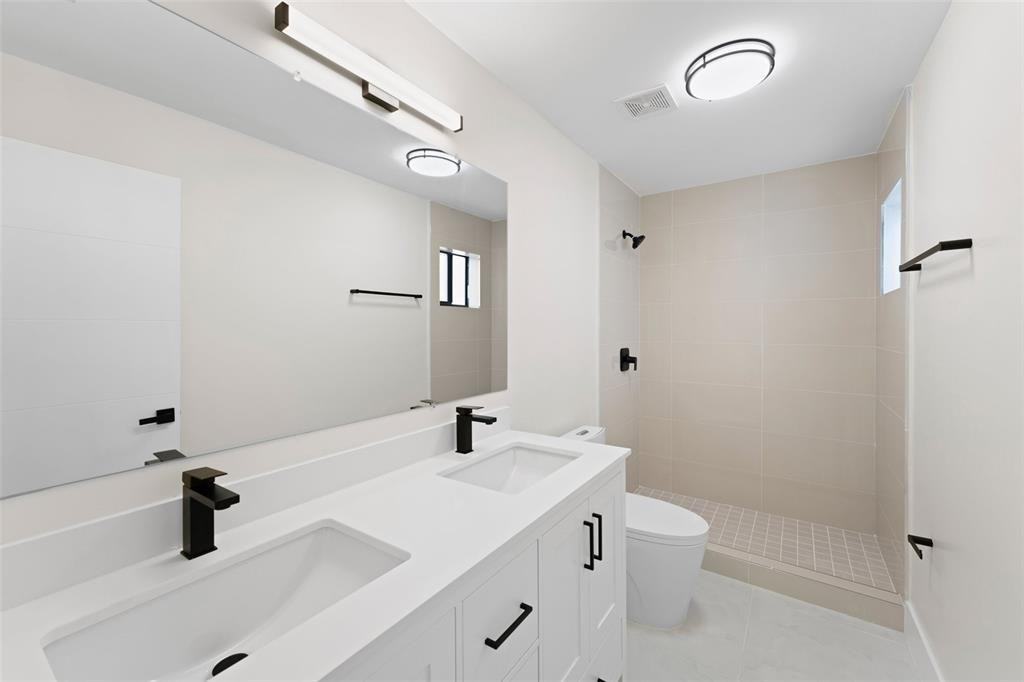 1999 Nw 46th St #1999 - Photo 6 of 22