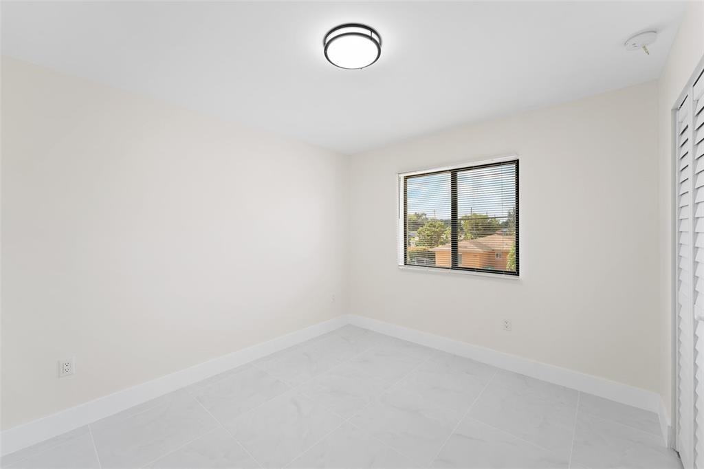 1999 Nw 46th St #1999 - Photo 7 of 22