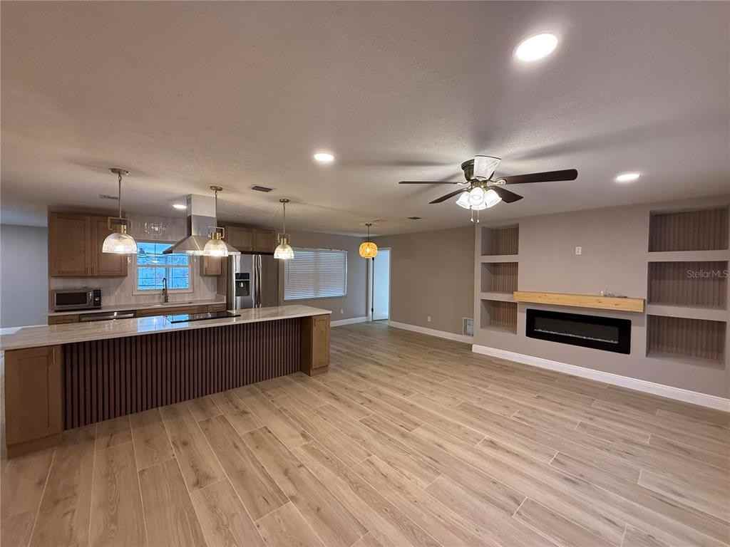 1041 Manchester Circle #1041 - Photo 2 of 22